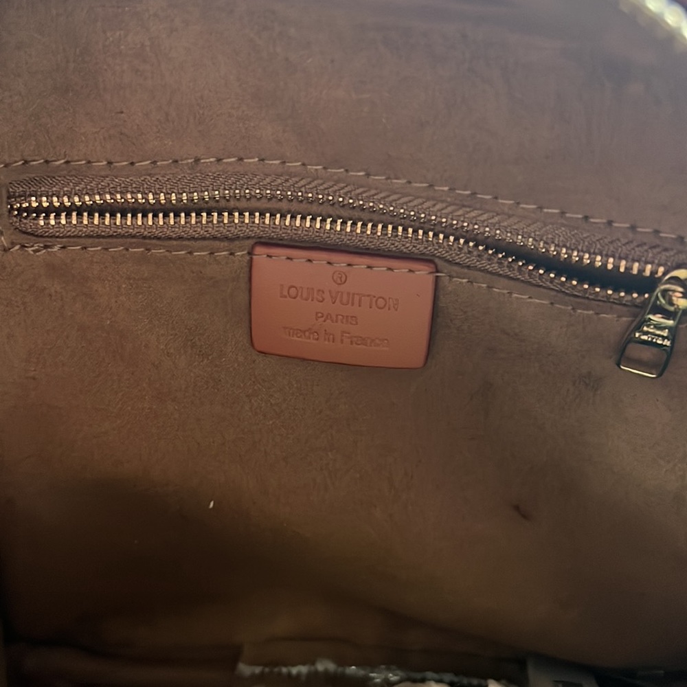 Fashionable handbag - Picture 3 of 3